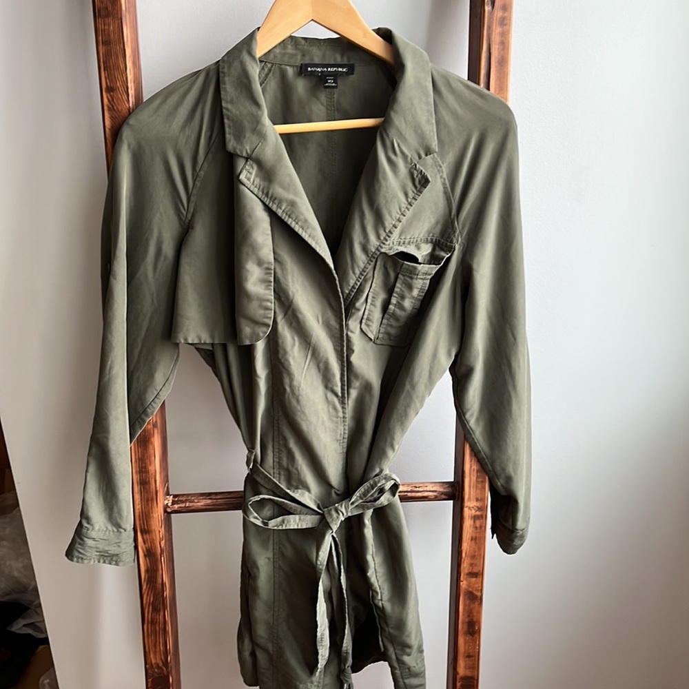 Banana Republic olive top